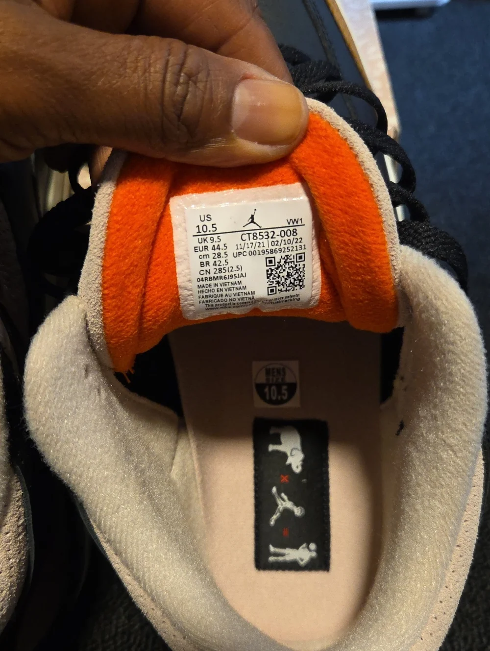 Nike Air Jordan 3 Retro Low-Top Sneakers in Black, Rush Orange-Fossil Stone